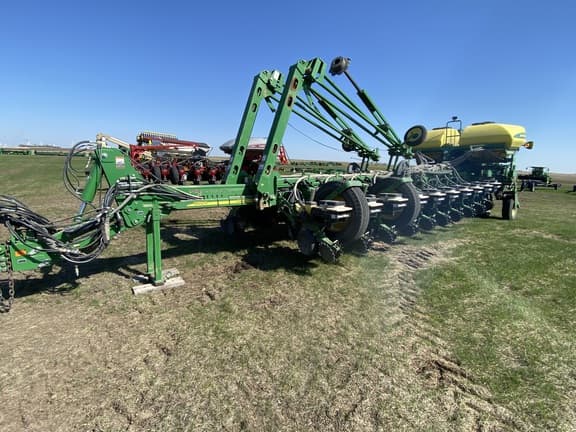 Image of John Deere 1770 equipment image 1