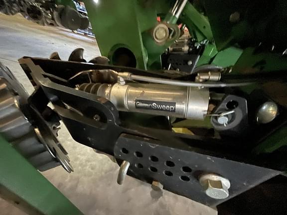 Image of John Deere 1770 equipment image 4