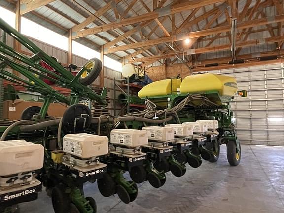 Image of John Deere 1770 Primary image