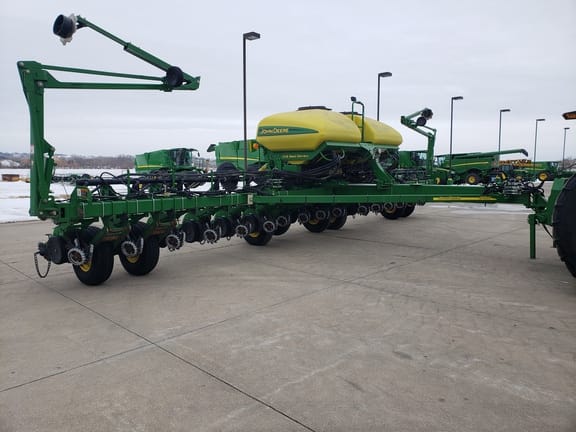 2013 John Deere 1770 Equipment Image0