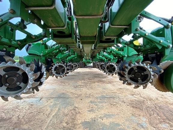 Main image John Deere 1770 10