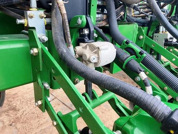 Thumbnail image John Deere 1770 14