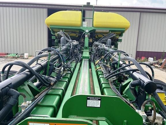 Thumbnail image John Deere 1770 19