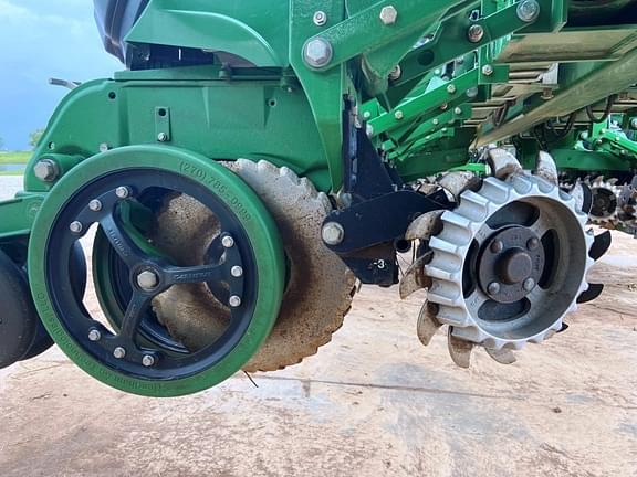 Main image John Deere 1770 9