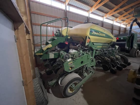 Image of John Deere 1770 equipment image 1