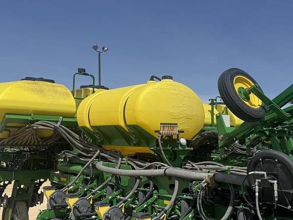 Image of John Deere 1770 equipment image 4