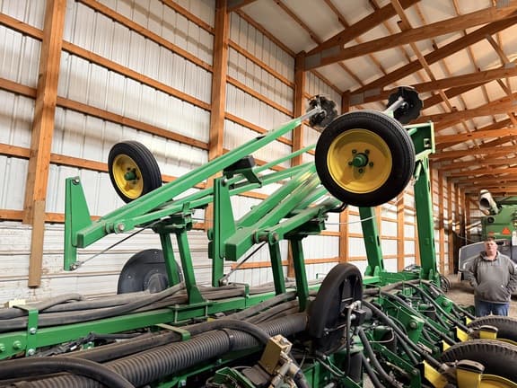 Image of John Deere 1770 equipment image 3