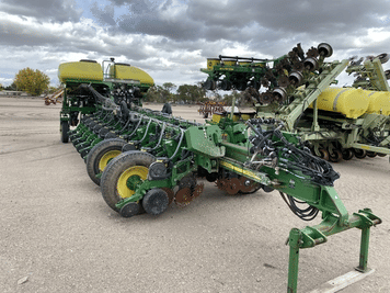 Main image John Deere 1770