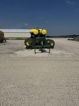 Image of John Deere 1770 equipment image 2