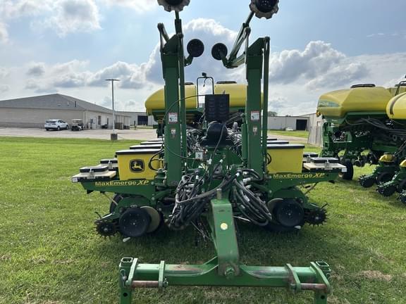 Image of John Deere 1770 equipment image 3