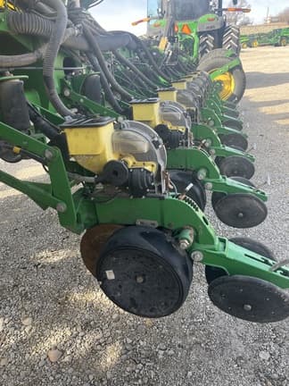 Image of John Deere 1770 equipment image 4