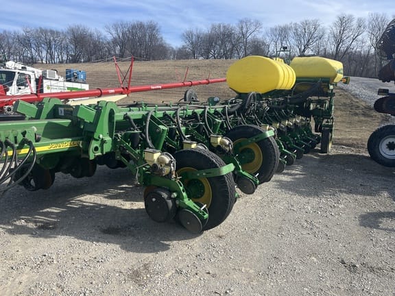 2013 John Deere 1770 Equipment Image0