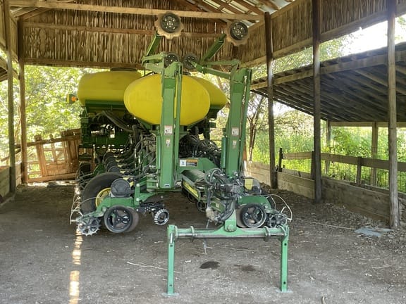 2013 John Deere 1770 Equipment Image0