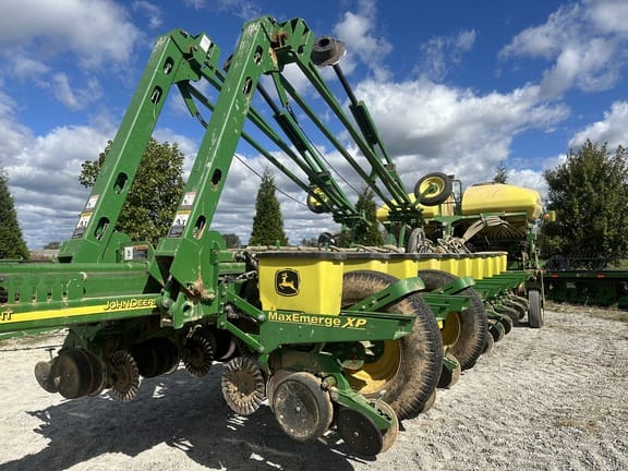 2013 John Deere 1770 Equipment Image0