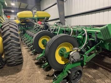 Main image John Deere 1770