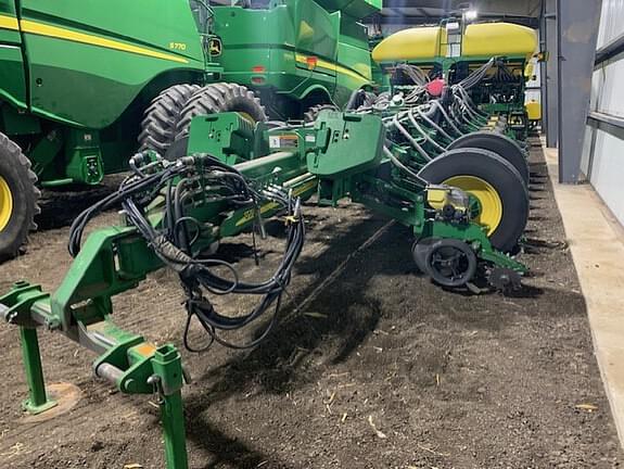 Image of John Deere 1770 Image 1