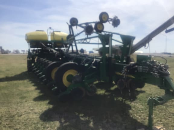 Image of John Deere 1770 equipment image 3