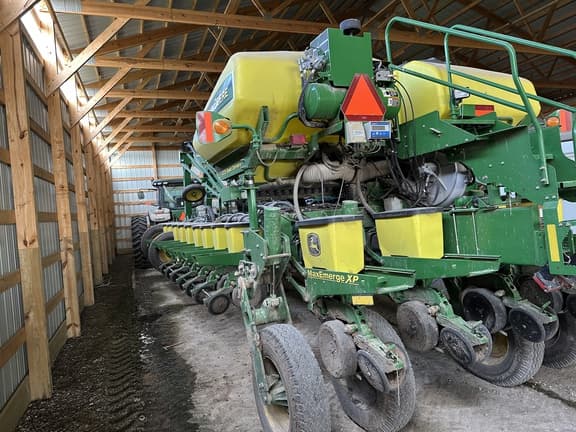 Image of John Deere 1770 equipment image 4