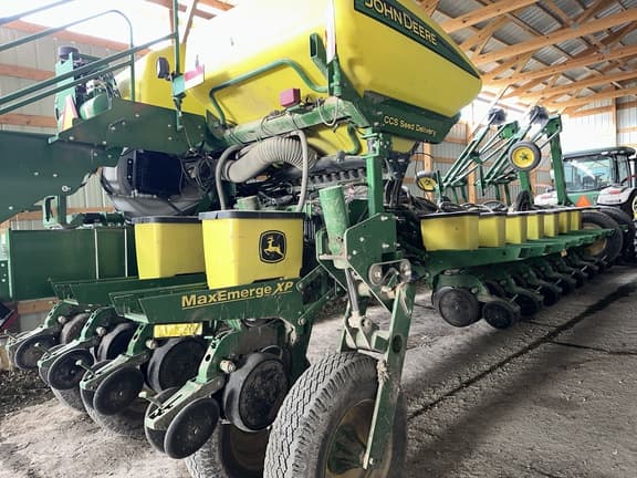 Image of John Deere 1770 equipment image 4