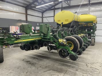 Main image John Deere 1770