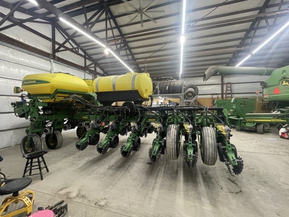 Image of John Deere 1770 equipment image 3