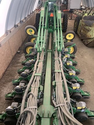 Image of John Deere 1770 equipment image 2