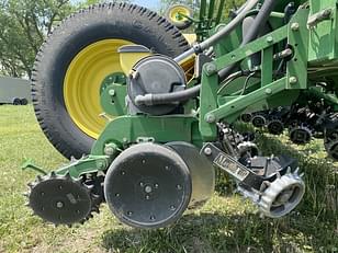 Main image John Deere 1770 10