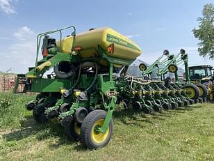 Main image John Deere 1770 3