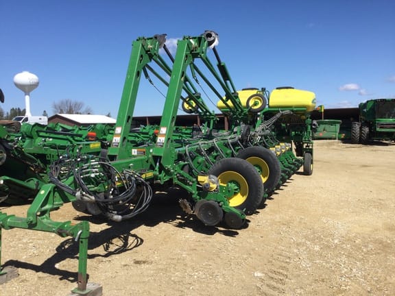 Main image John Deere 1770
