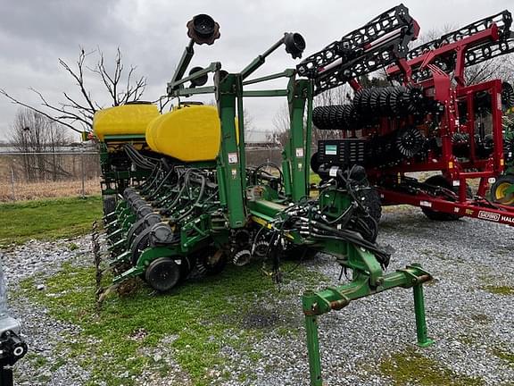 Image of John Deere 1770 equipment image 1