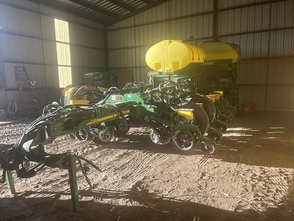 Image of John Deere 1770 Primary image