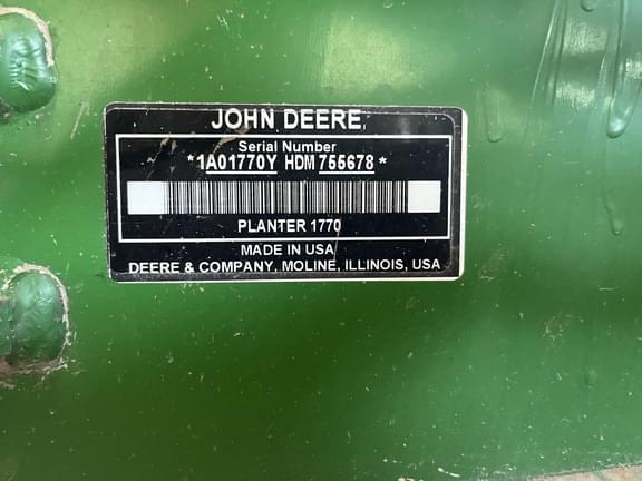 Image of John Deere 1770 equipment image 1