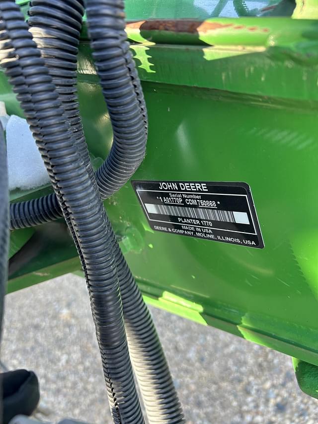 Image of John Deere 1770 equipment image 3