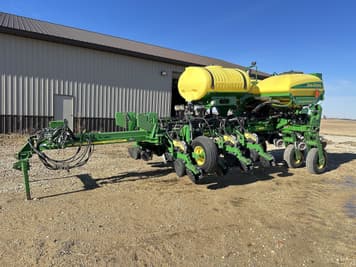 Main image John Deere 1770