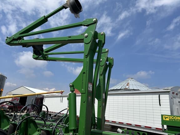 Image of John Deere 1770 equipment image 3