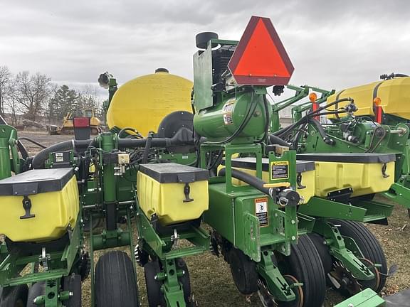 Image of John Deere 1770 equipment image 3