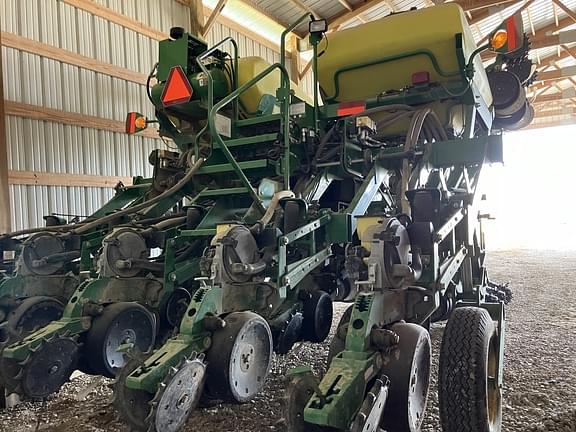 Image of John Deere 1790 equipment image 1