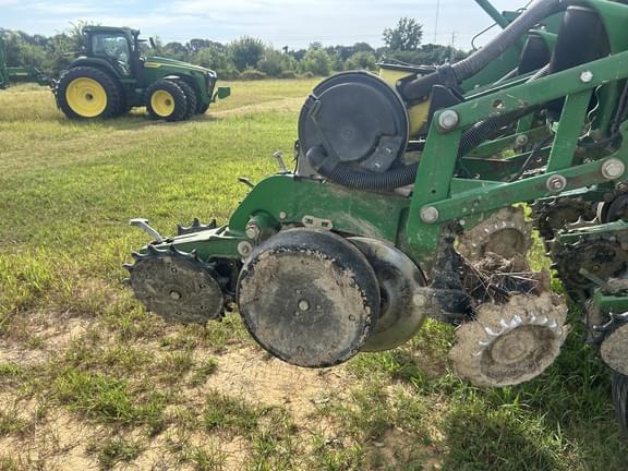 Image of John Deere 1790 Image 1