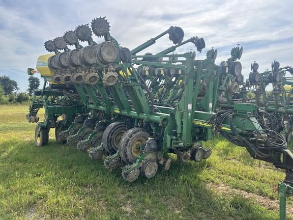 Image of John Deere 1790 Image 0