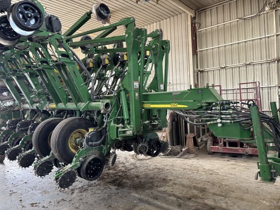 Image of John Deere 1790 equipment image 3