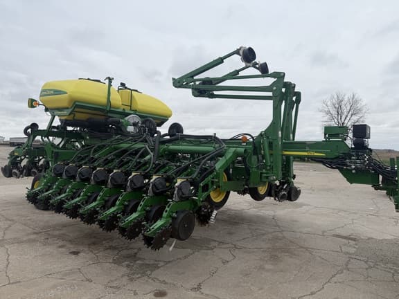 Image of John Deere 1790 equipment image 3
