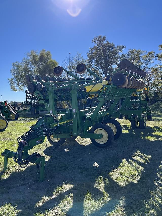 Image of John Deere 1790 equipment image 1