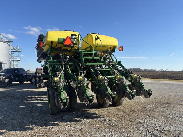 Image of John Deere 1790 equipment image 4