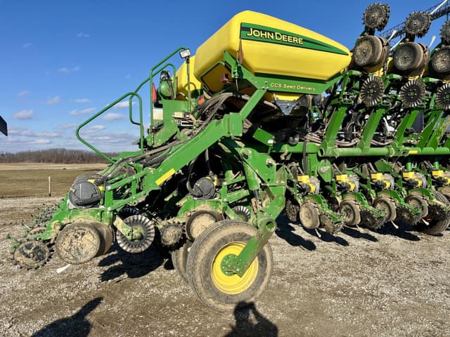 Image of John Deere 1790 equipment image 3