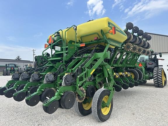 Image of John Deere 1790 equipment image 4