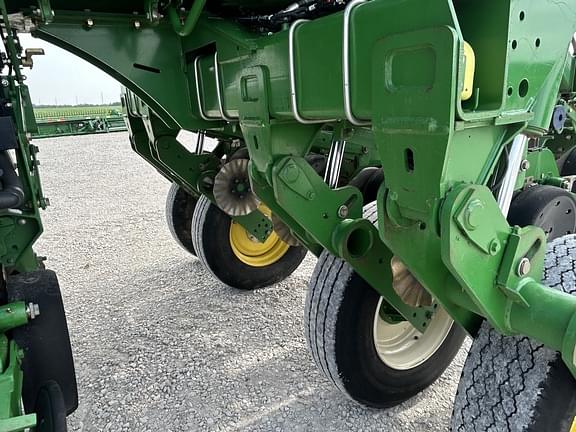 Image of John Deere 1790 equipment image 2