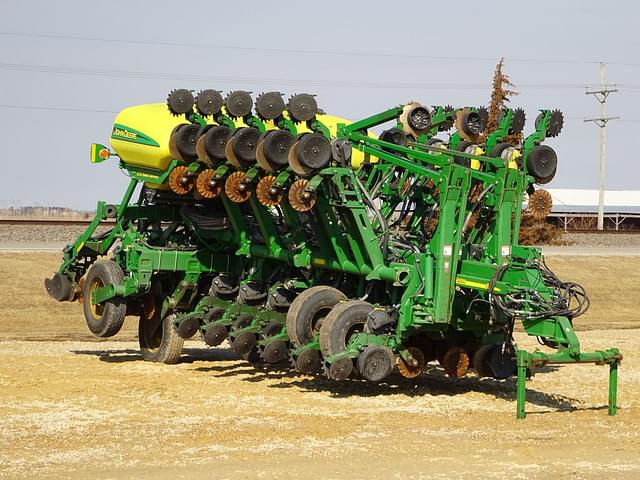 Image of John Deere 1790 equipment image 3