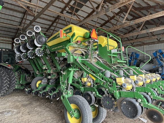 2013 John Deere 1790 Equipment Image0