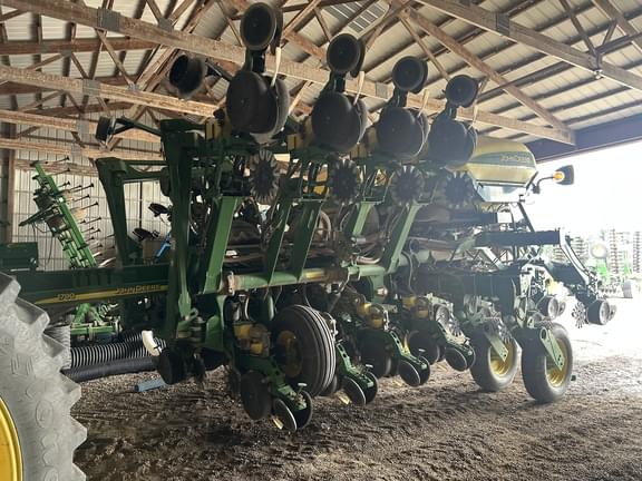 Image of John Deere 1790 equipment image 1