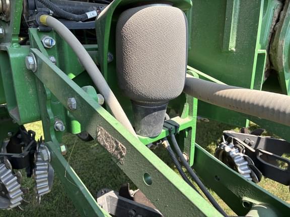 Image of John Deere 1790 equipment image 1